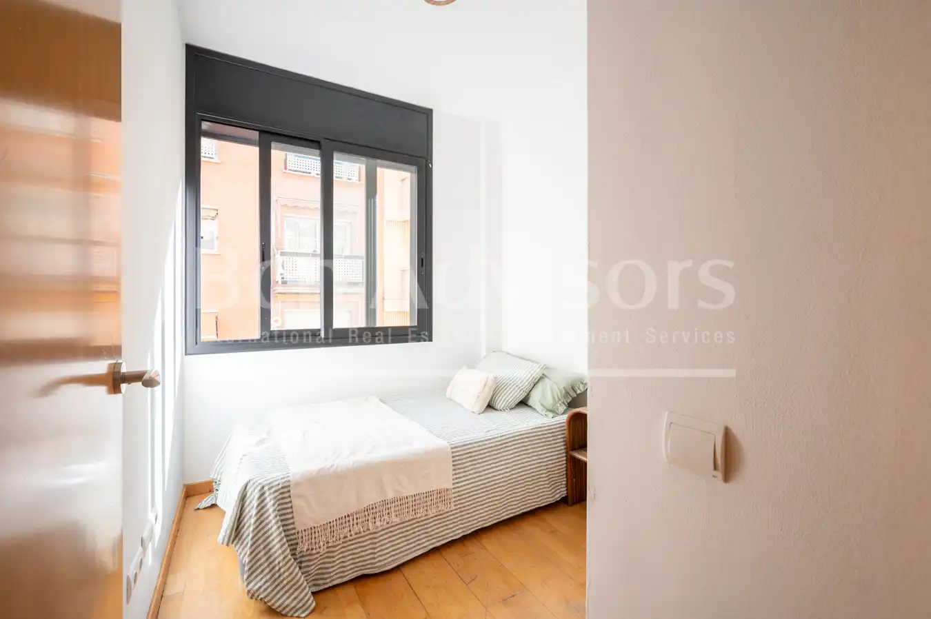 Dormitori de Casa o xalet en venda en Barcelona amb Aire condicionat, Parquet i Terrassa