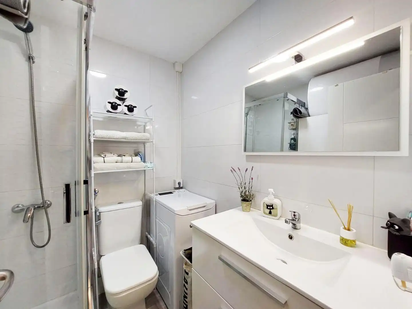 Bathroom of Study for sale in Benalmádena  with Air Conditioner, Private garden and Furnished