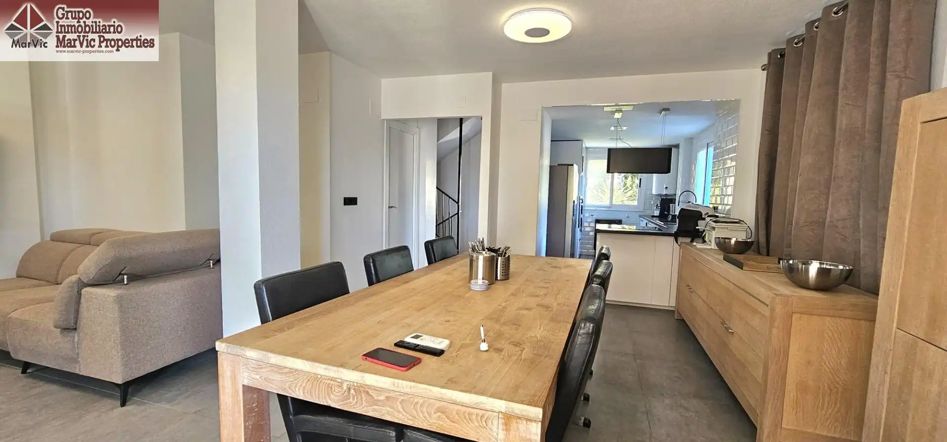 Menjador de Casa o xalet en venda en La Nucia amb Aire condicionat, Jardí privat i Terrassa