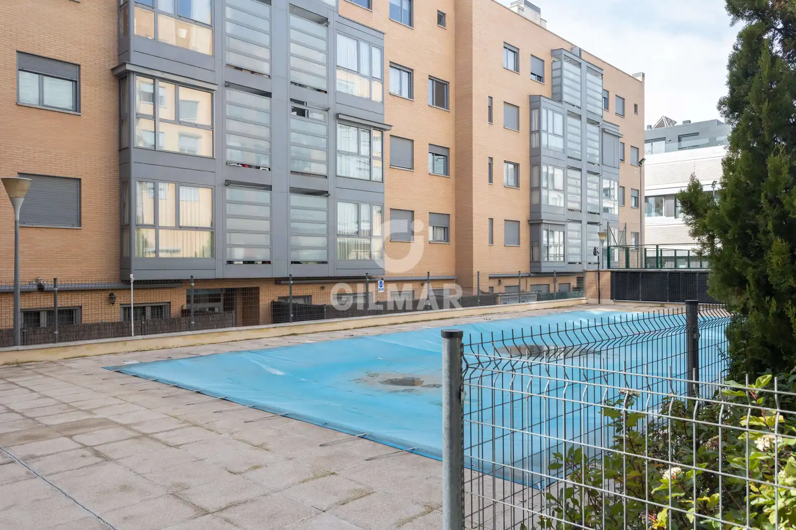Piscina de Planta baja en venta en Madrid con Calefacción, Trastero y Piscina