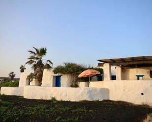 Vista exterior de Casa o xalet en venda en Teguise amb Jardí privat i Terrassa