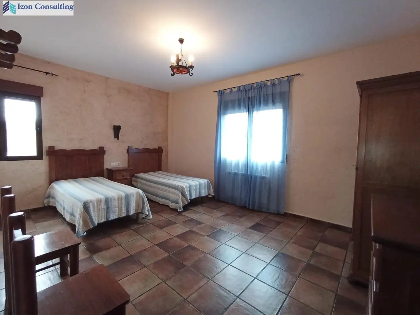 Habitación de Casa o chalet en venta en Robledo con Calefacción, Trastero y Amueblado