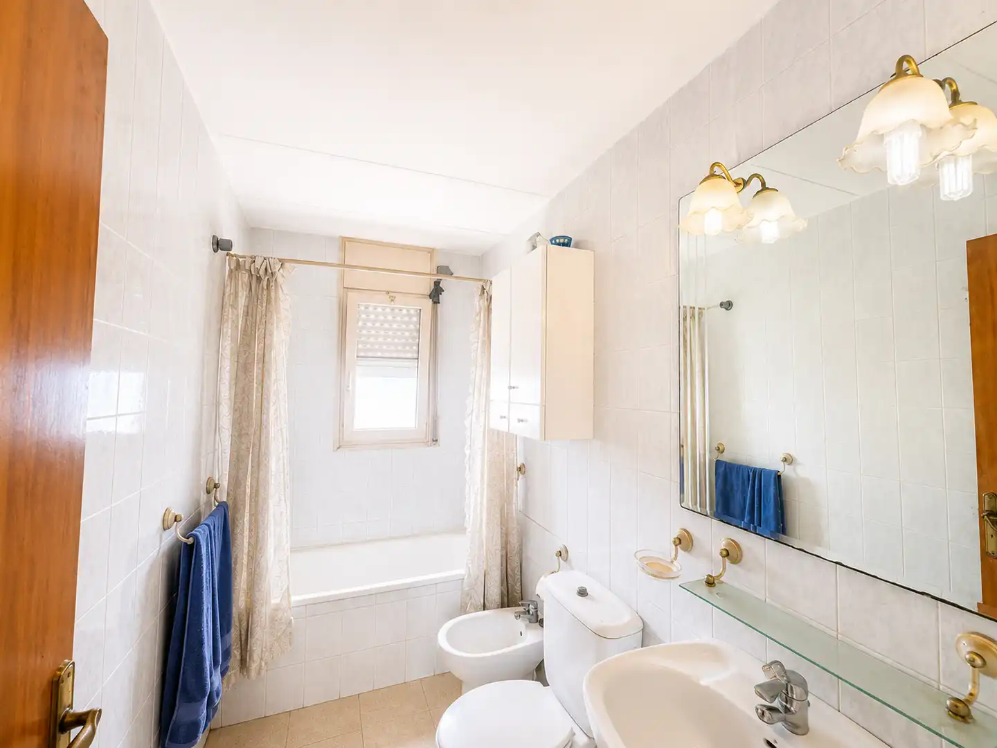 Bany de Apartament en venda en Roses amb Terrassa i Moblat