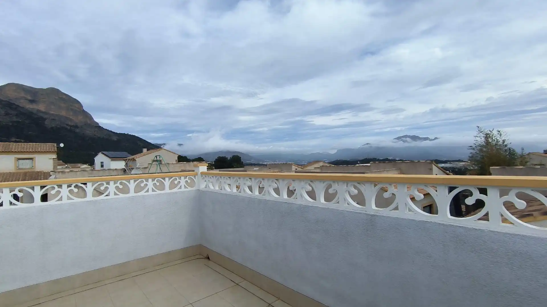 Terrassa de Casa o xalet en venda en Polop amb Aire condicionat, Calefacció i Jardí privat