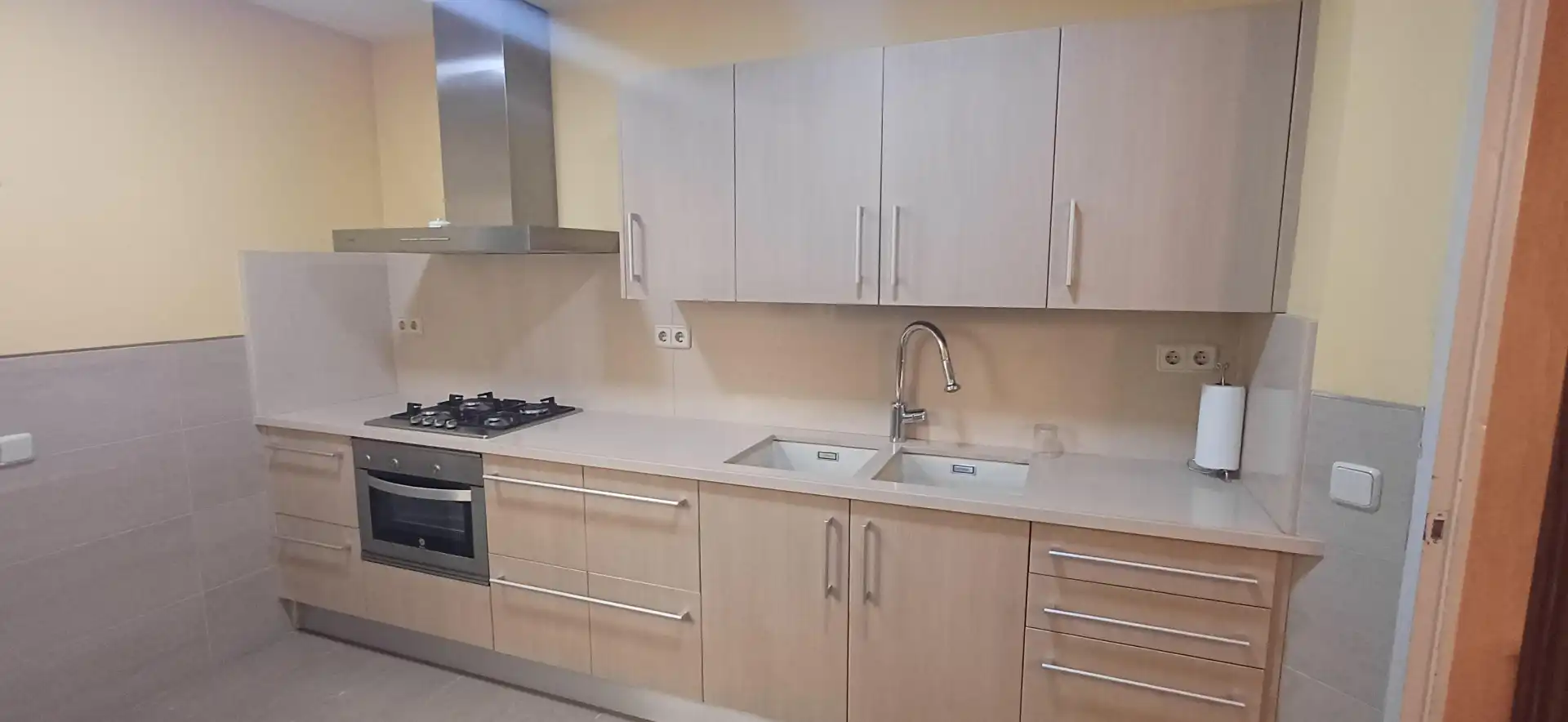 Cuina de Casa o xalet en venda en El Masnou amb Calefacció, Terrassa i Forn