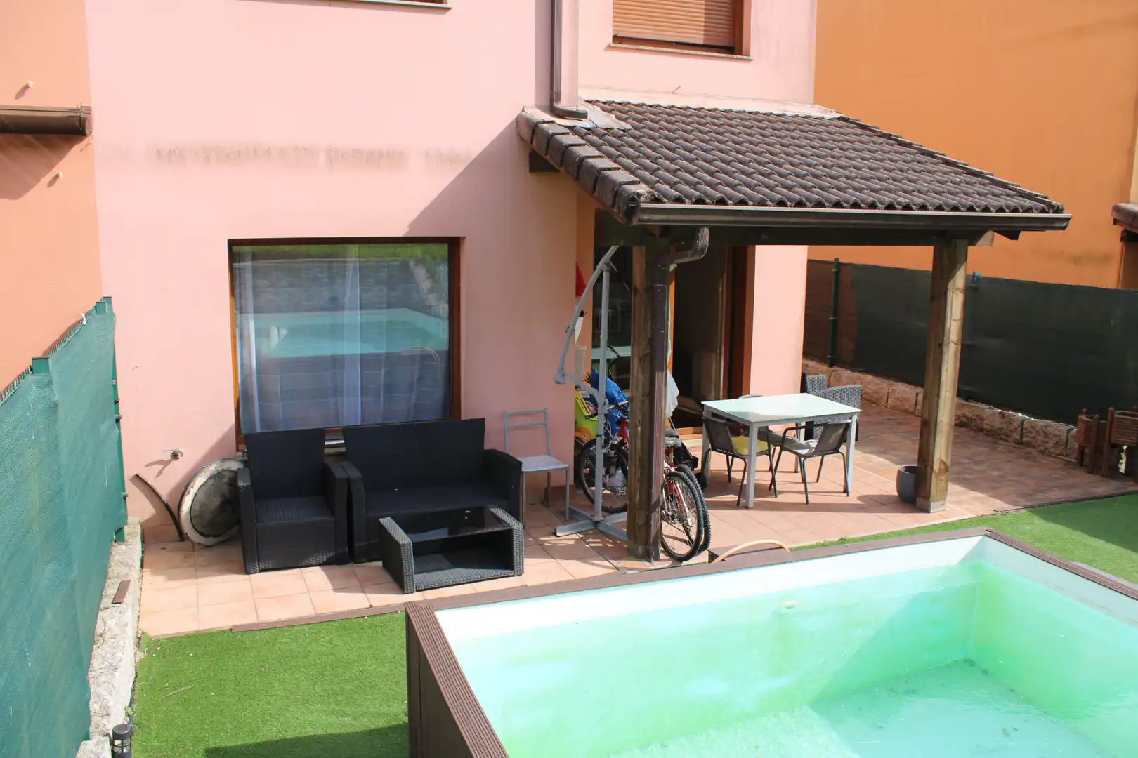 Piscina de Casa adosada en venta en Miño con Calefacción, Jardín privado y Piscina