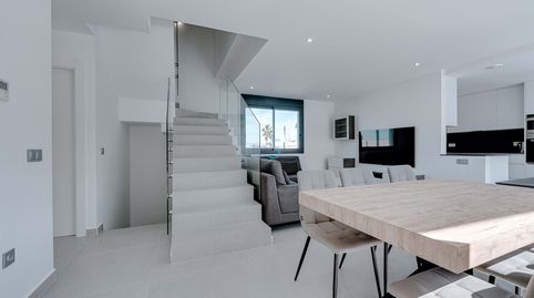 Impresionante villa de 5 dormitorios y 4,5 baños orientada al sur con sótano convertido en La Finca Golf Resort! Situada en el cod, Bild 2