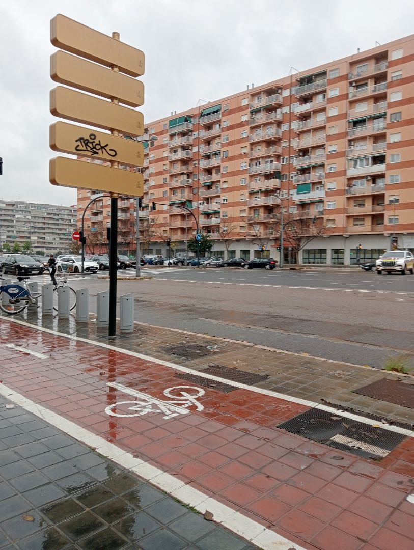 Vista exterior de Piso en venta en  Valencia Capital con Amueblado, Horno y Lavadora