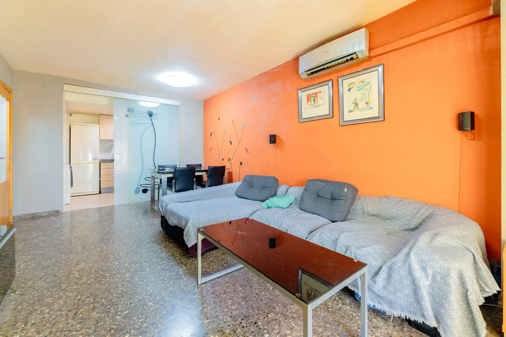 Living room of Flat for sale in Paterna  with Air Conditioner, Storage room and Balcony