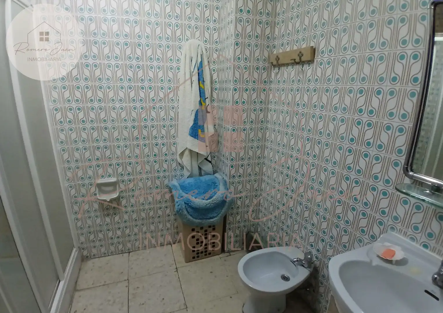 Badezimmer von Wohnung zum Verkauf in Jaén mit Abstellraum