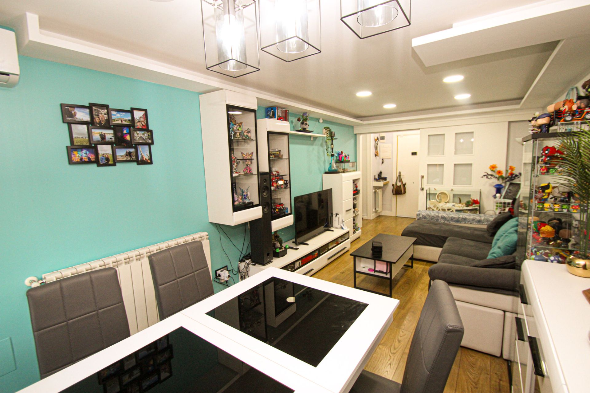 Living room of Flat for sale in  Madrid Capital  with Air Conditioner, Heating and Parquet flooring