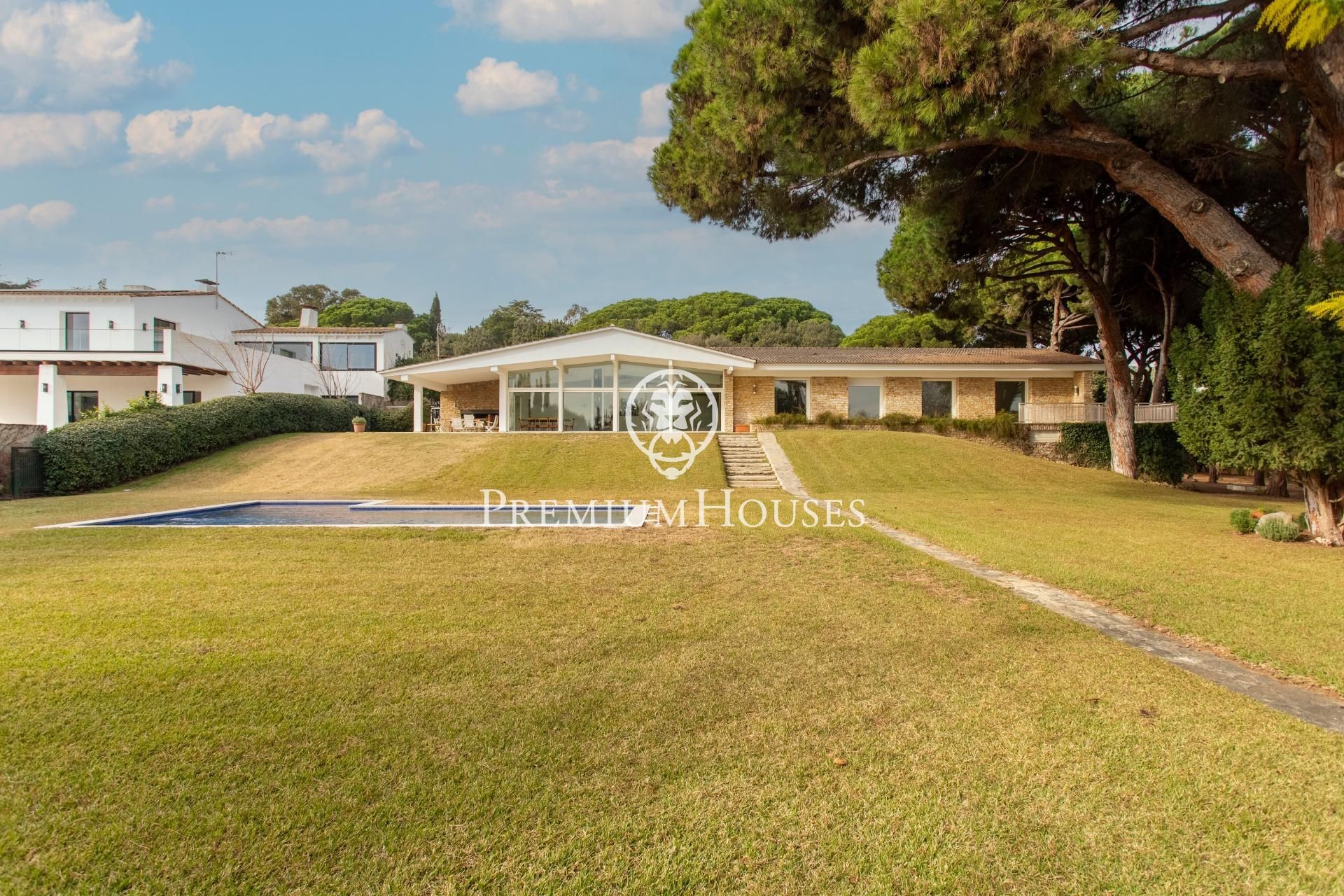 Exterior view of House or chalet to rent in Sant Andreu de Llavaneres  with Air Conditioner, Heating and Private garden