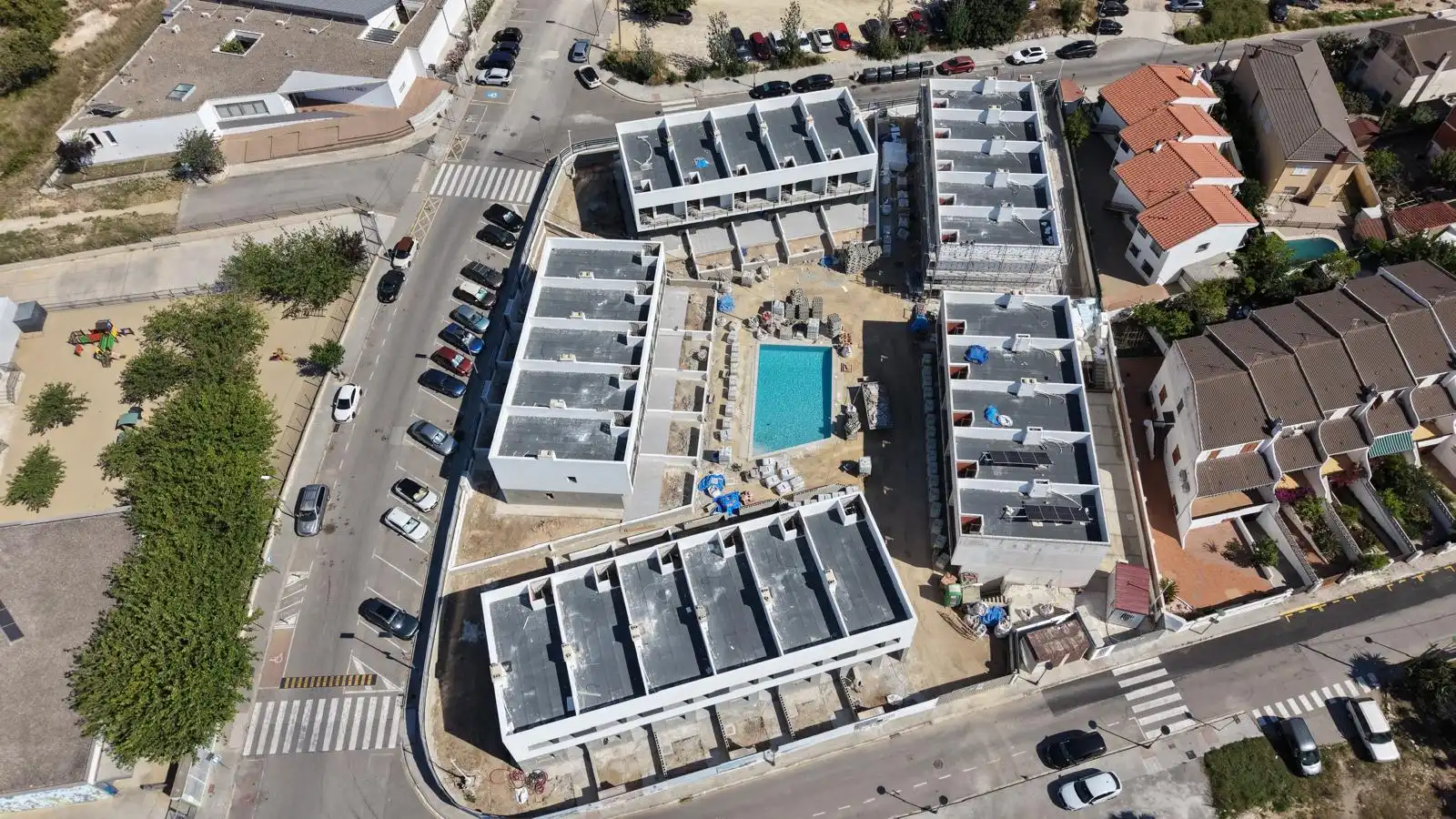 Außenansicht von Einfamilien-Reihenhaus zum Verkauf in El Vendrell mit Klimaanlage, Heizung und Privatgarten