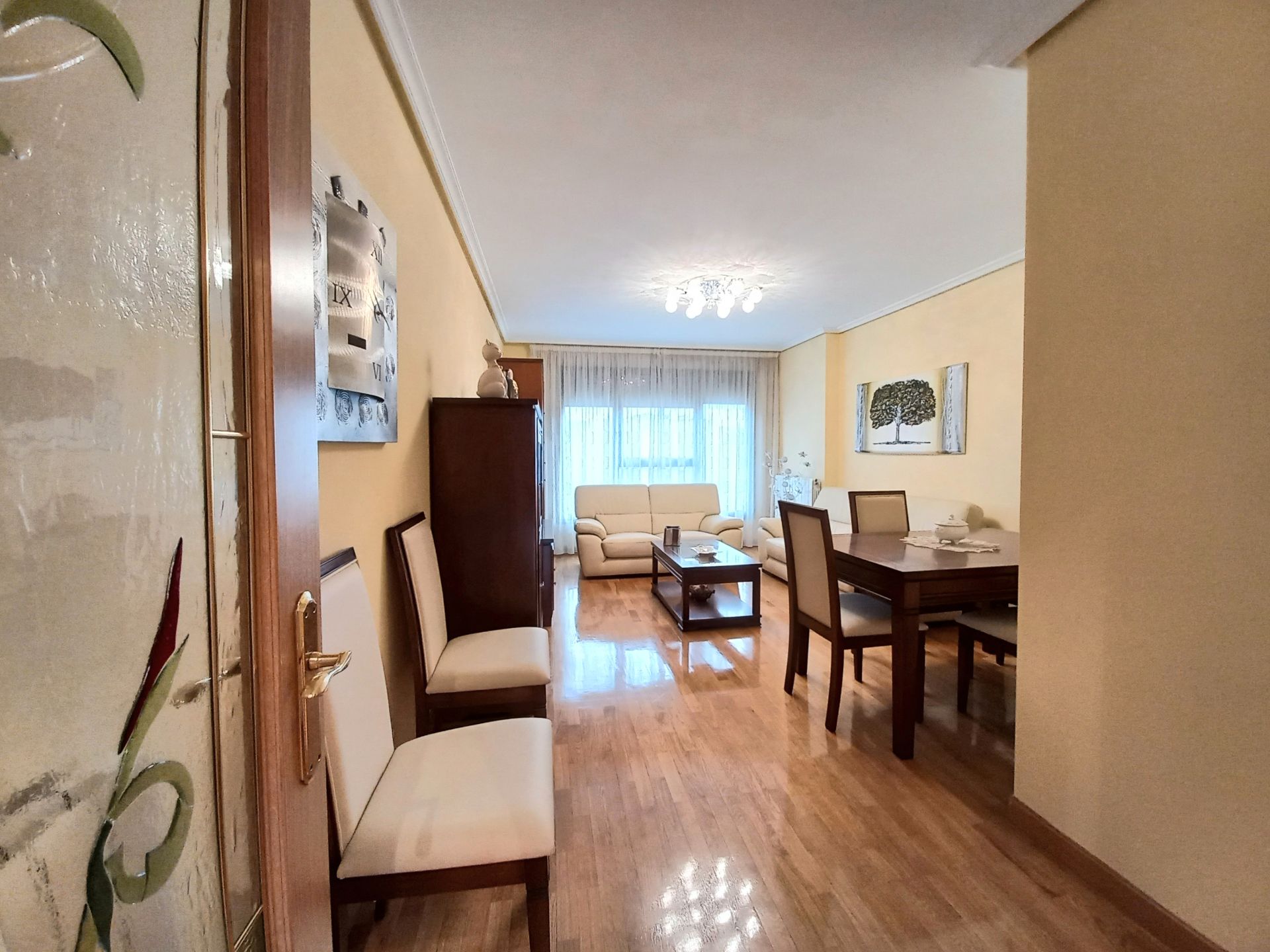 Sala de estar de Piso de alquiler en Burgos Capital con Calefacción, Trastero y Amueblado