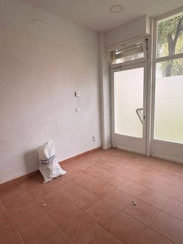 Local comercial en Alquiler en Calle de Isaac Peral, 1 en Centro
