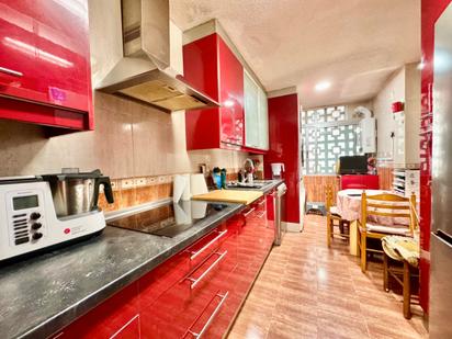 Kitchen of Apartment for sale in Benidorm  with Air Conditioner, Terrace and Swimming Pool