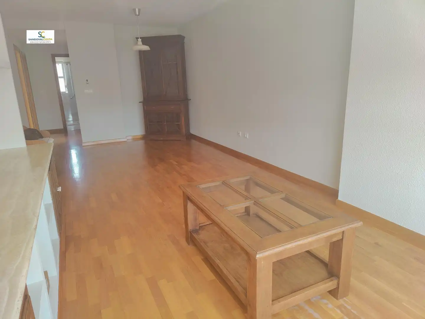 Sala de estar de Piso de alquiler en Alicante / Alacant con Parquet y Piscina comunitaria