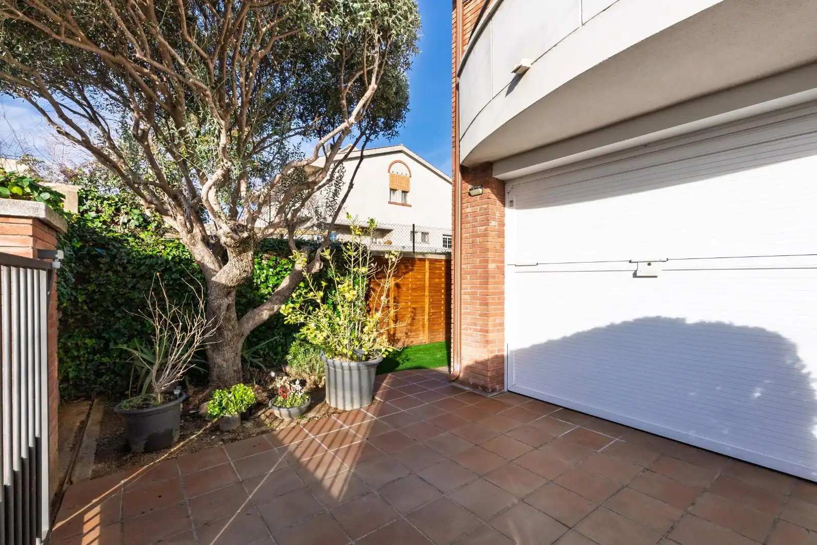 Vista exterior de Casa adosada en venta en Parets del Vallès con Aire acondicionado, Calefacción y Trastero
