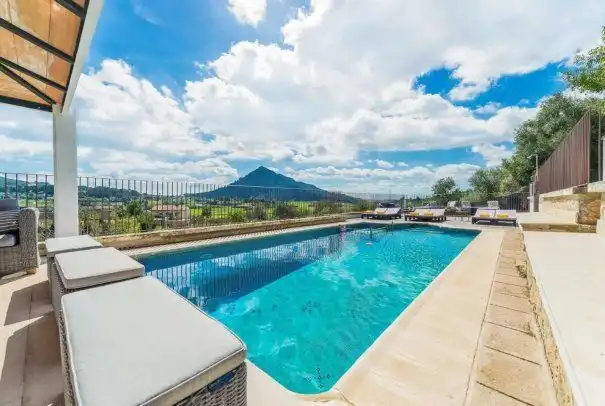 Schwimmbecken von Haus oder Chalet zum Verkauf in Alcúdia mit Klimaanlage, Heizung und Privatgarten