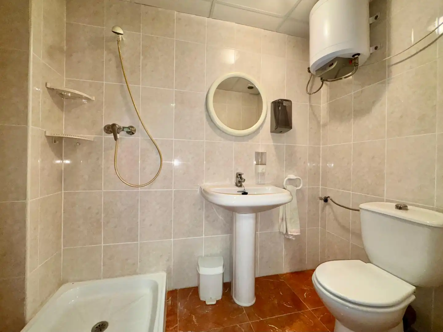 Baño de Local de alquiler en Torrent con Aire acondicionado