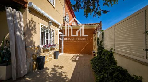 Foto 2 de Casa adosada en venta en Gladiolos, Seseña Nuevo, Seseña