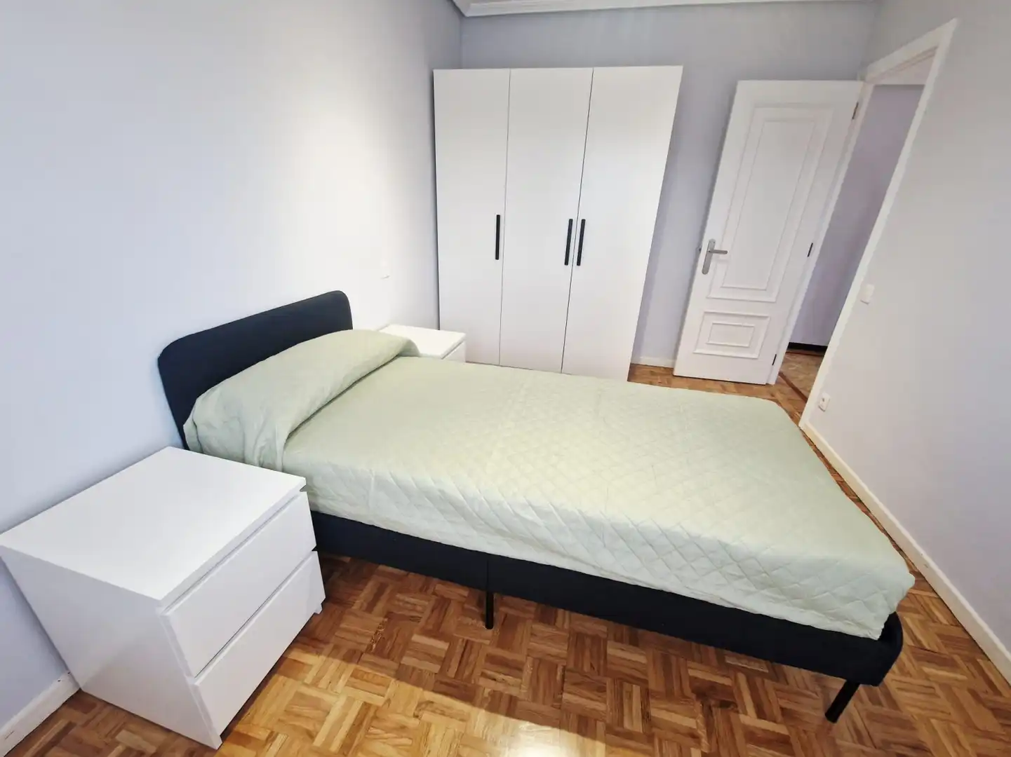 Schlafzimmer von Wohnung zur Miete in Castrillón mit Heizung und Parkett