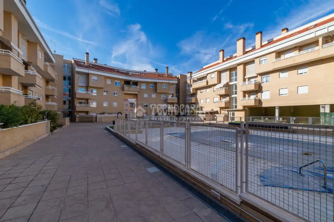 Außenansicht von Wohnung zum Verkauf in Arroyomolinos (Madrid) mit Klimaanlage, Heizung und Terrasse