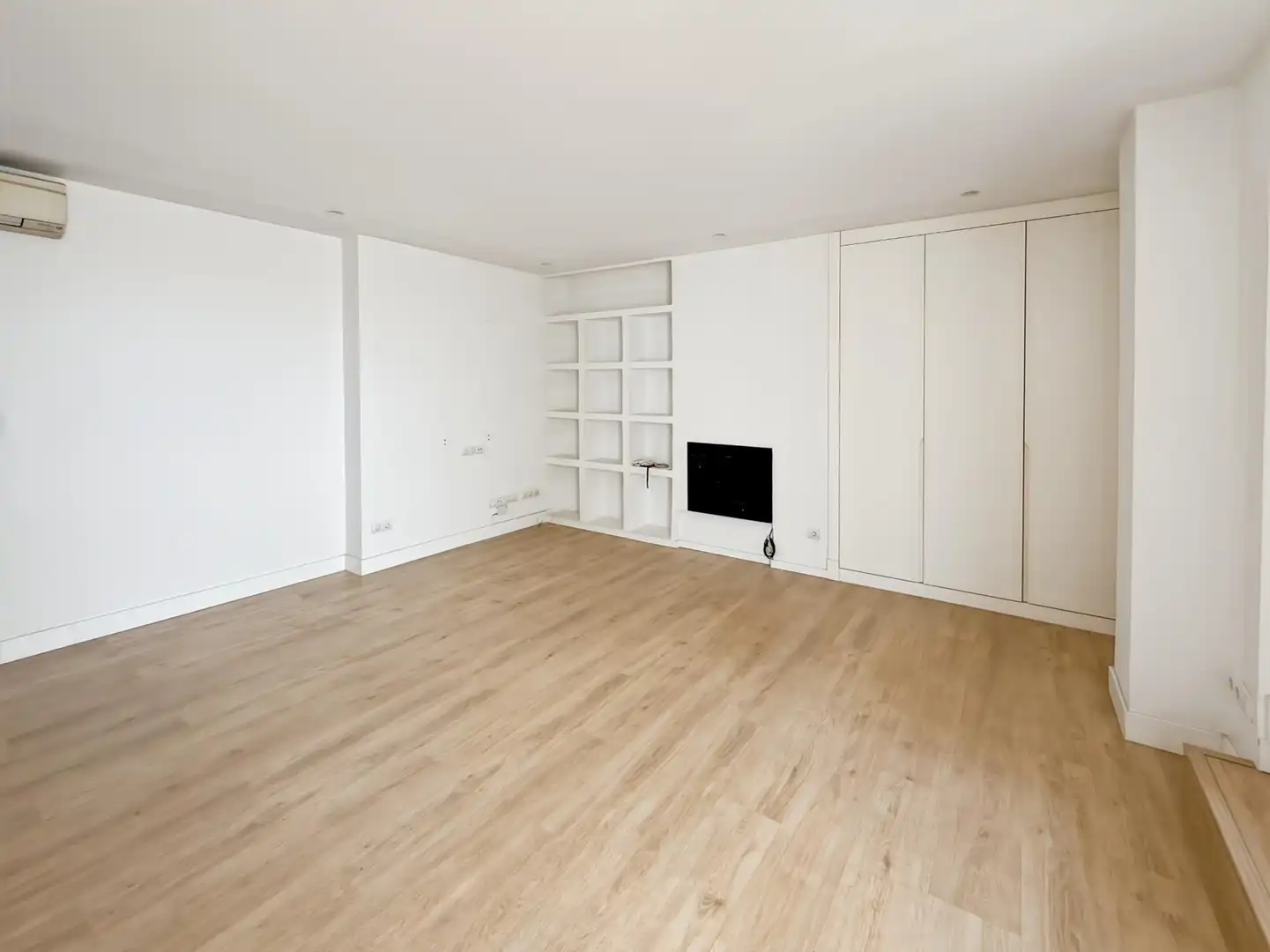 Sala de estar de Ático de alquiler en Madrid con Aire acondicionado, Calefacción y Terraza