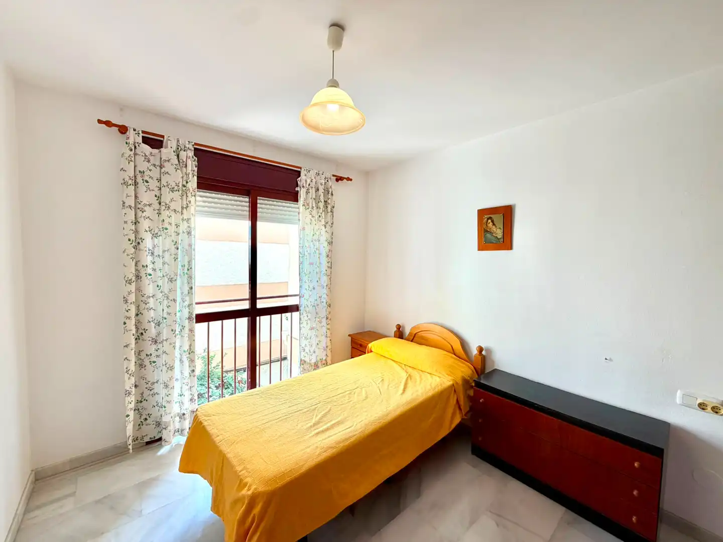 Habitación de Piso de alquiler en Benalmádena con Terraza y Amueblado