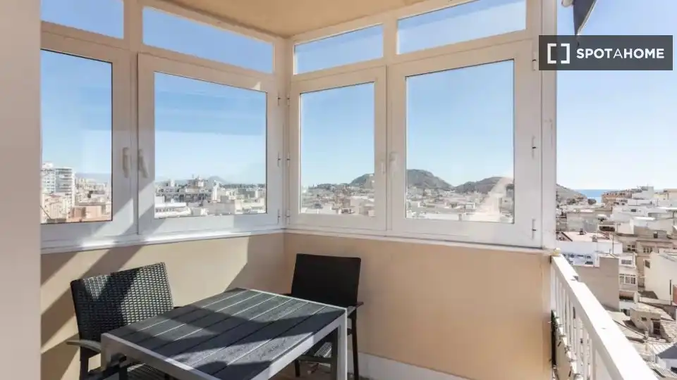 Terraza de Piso para compartir en Alicante / Alacant con Aire acondicionado, Terraza y Amueblado