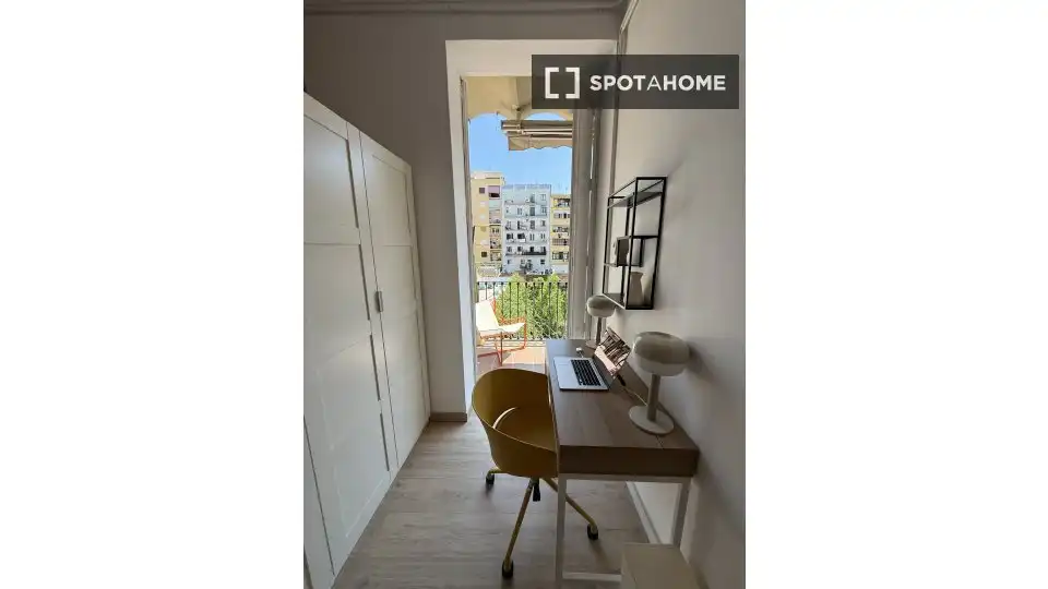 Bedroom of Flat for rent in Barcelona  with Air Conditioner, Heating and Furnished