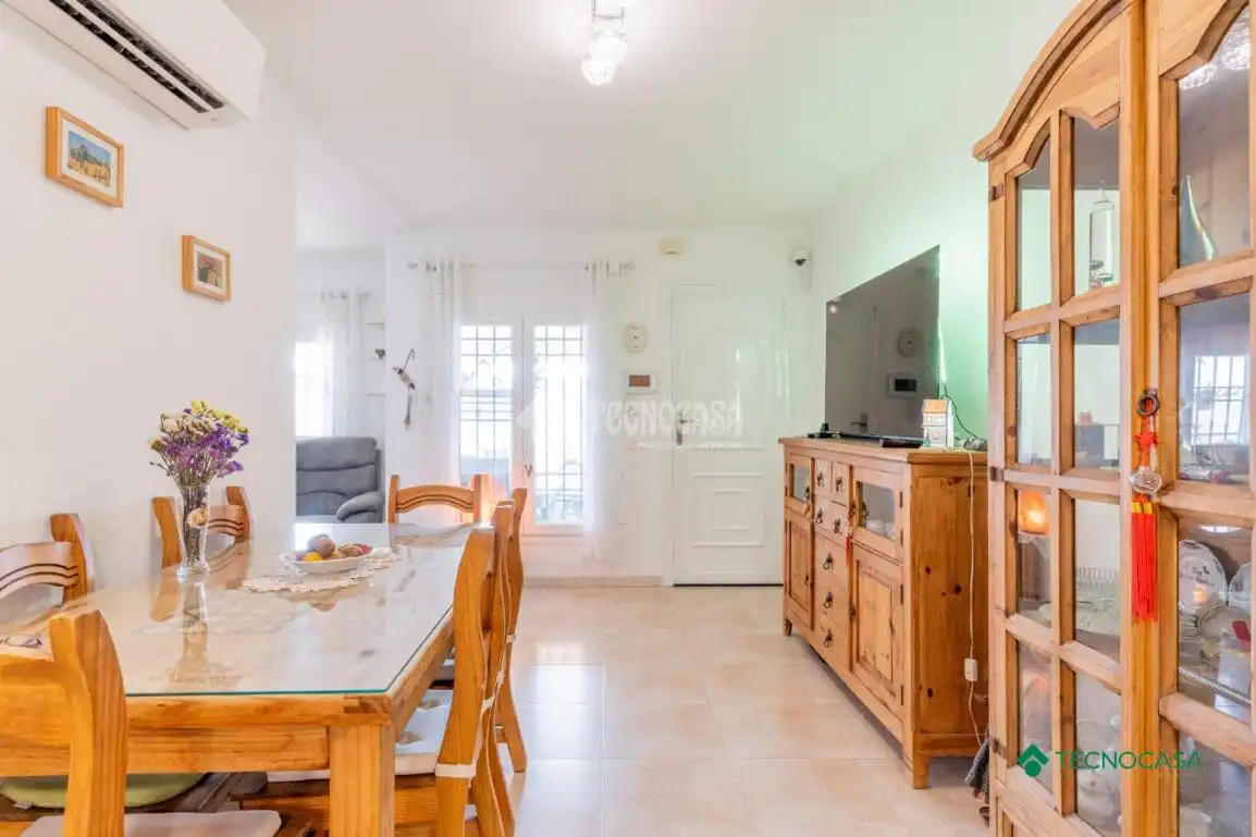Houses for sale in Vícar  with Air Conditioner and Alarm