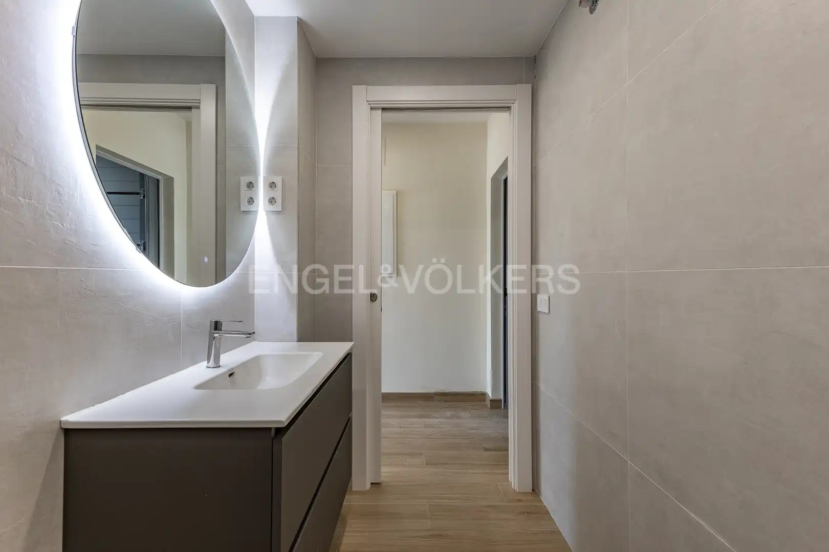 Bathroom of Houses for rent in Sant Esteve Sesrovires  with Air Conditioner, Heating and Private garden