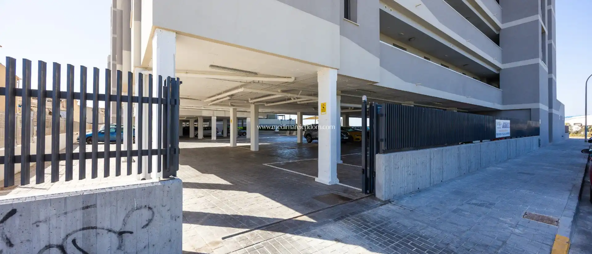 Aparcament de Apartament en venda en Santa Pola amb Aire condicionat, Calefacció i Terrassa