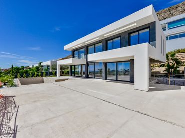 Chalet con piscina en venta en Carrer Darrere Cases