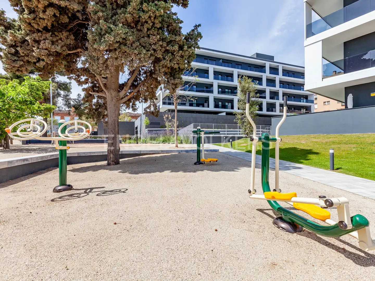 Parkplatz von Wohnung zur Miete in Esplugues de Llobregat mit Klimaanlage, Heizung und Parkett