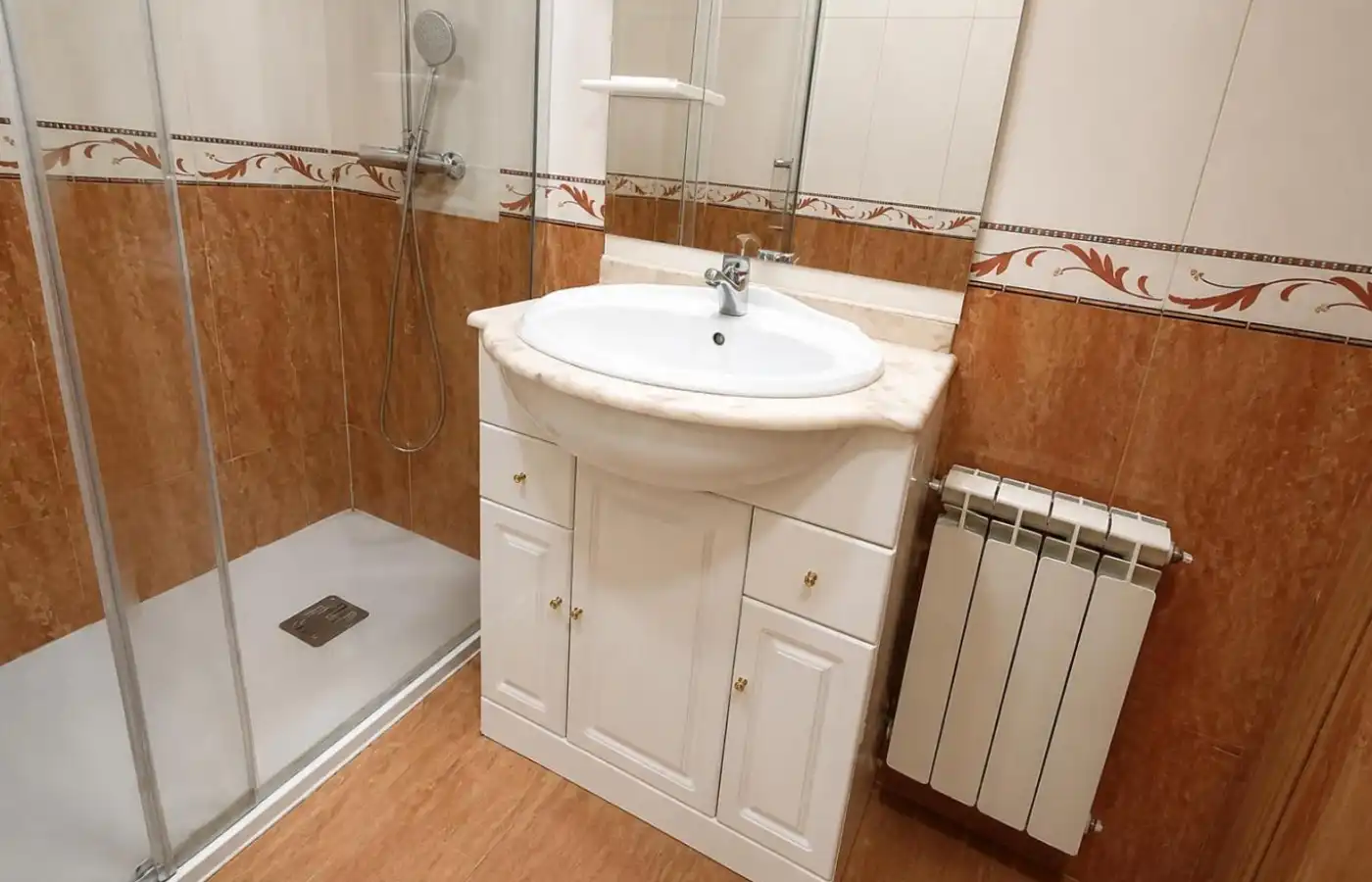 Bany de Casa adosada en venda en Daganzo de Arriba amb Aire condicionat, Jardí privat i Terrassa