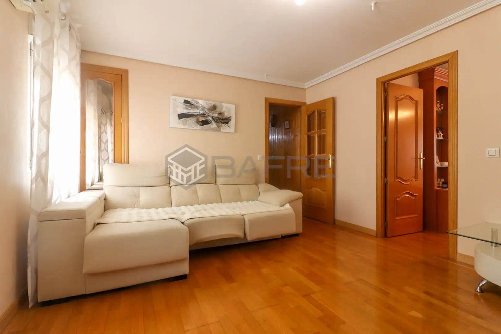 Living room of Flat for sale in Madrid  with Air Conditioner, Heating and Parquet flooring