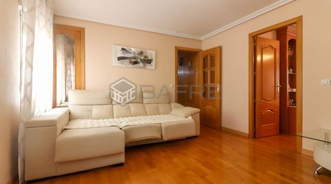 Foto 5 de Piso en venta en Calle de Tucán, Vista Alegre, Madrid Capital