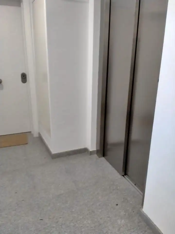 Wohnung zum Verkauf in Zaragoza mit Klimaanlage, Heizung und Terrasse