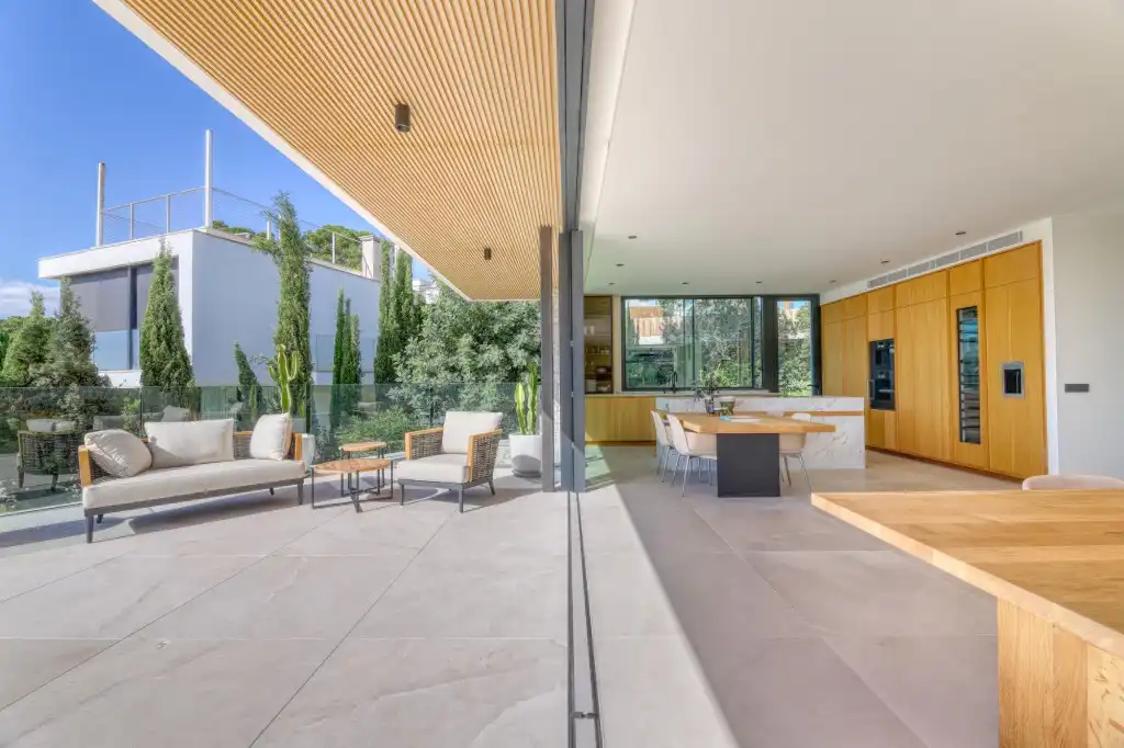Terrace of Houses for sale in Calvià  with Air Conditioner, Private garden and Parquet flooring