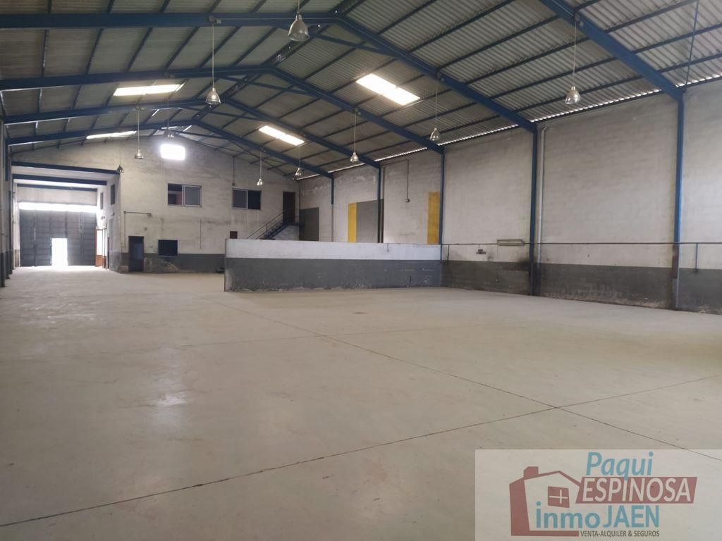 Vista exterior de Nau industrial en venda en Torredonjimeno