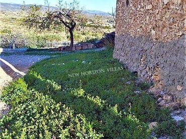 Casa rústica amb jardí en venda a Zurgena
