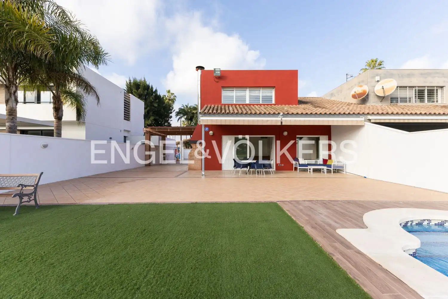 Exterior view of Detached homes for rent in Castellón de la Plana / Castelló de la Plana  with Air Conditioner, Heating and Private garden