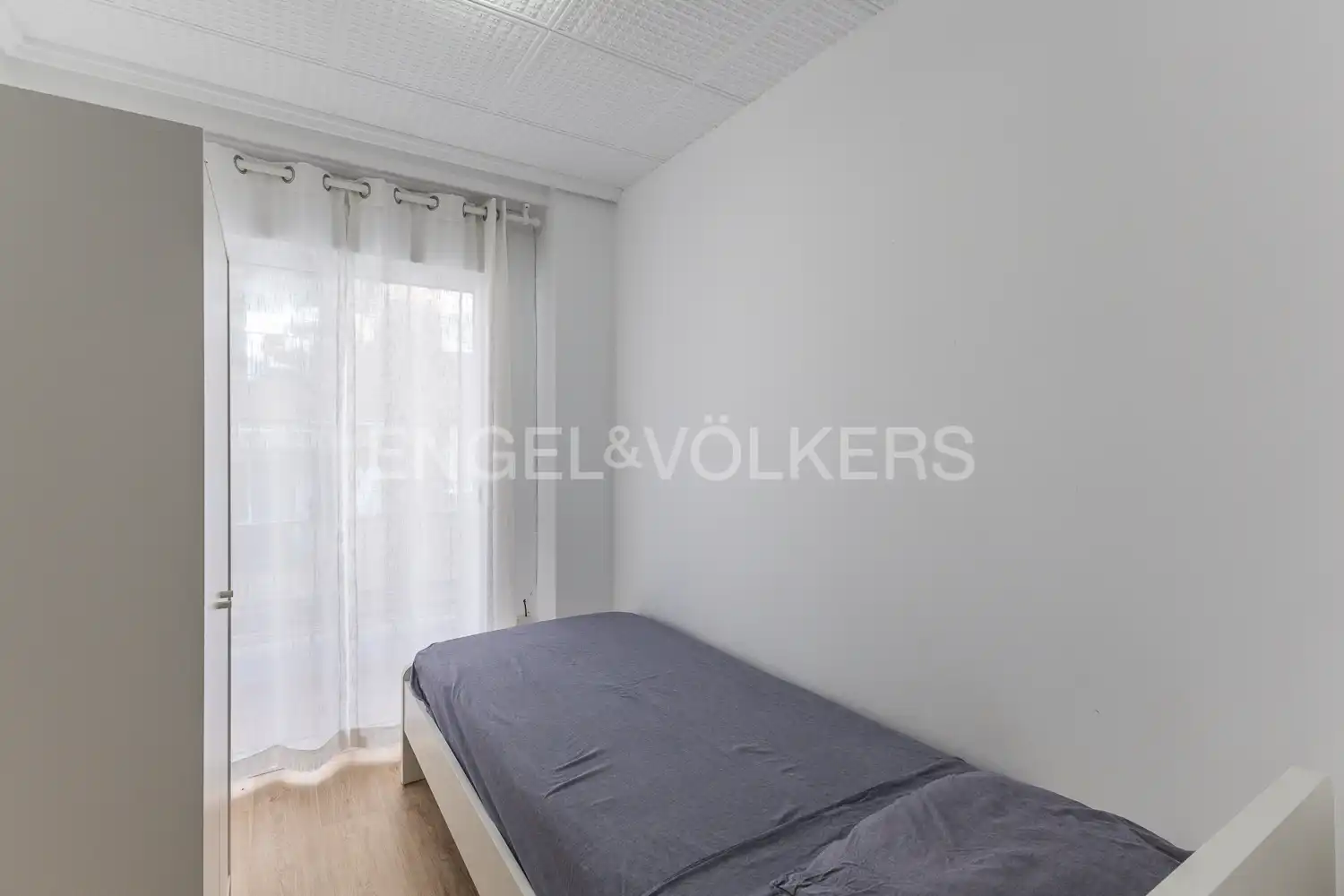 Habitación de Piso en venta en Valencia con Calefacción y Balcón