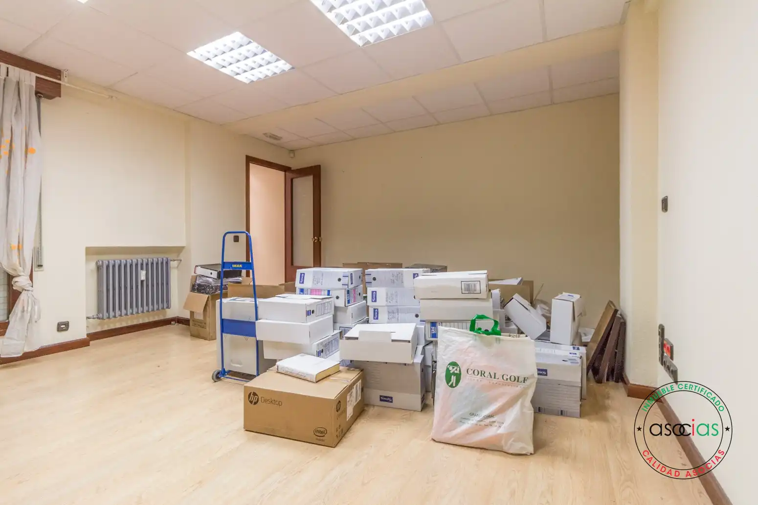 Büro zum Verkauf in Avilés mit Heizung