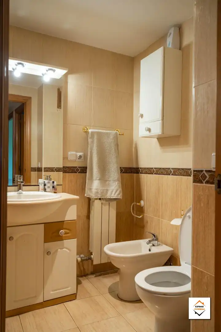 Bathroom of Flat for sale in Zaragoza  with Air Conditioner, Heating and Terrace