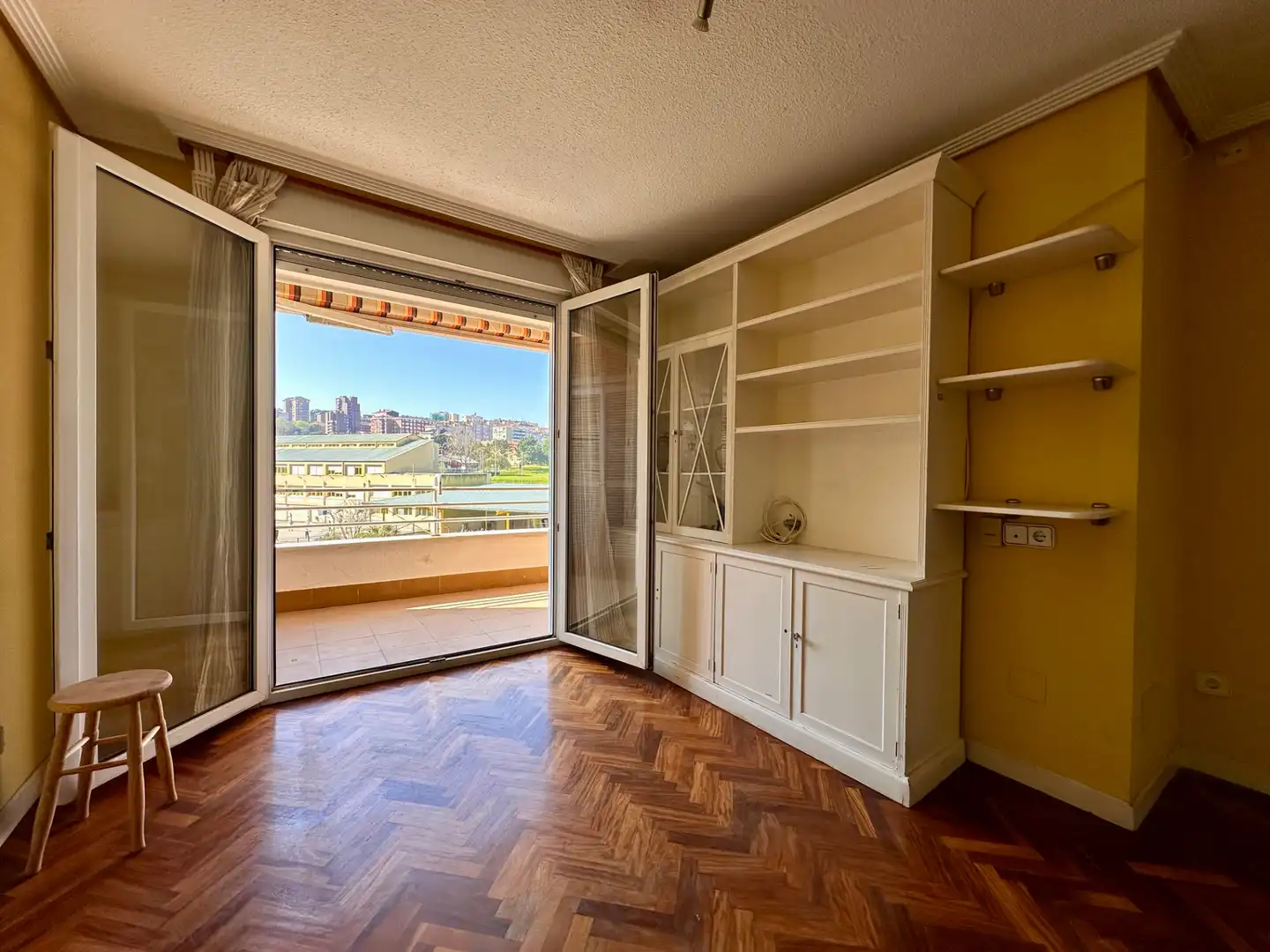 Schlafzimmer von Wohnungen zum Verkauf in Santander mit Heizung, Privatgarten und Terrasse