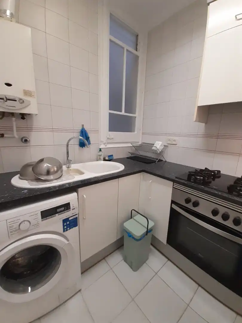 Cuina de Pis en venda en Barcelona amb Aire condicionat, Calefacció i Moblat