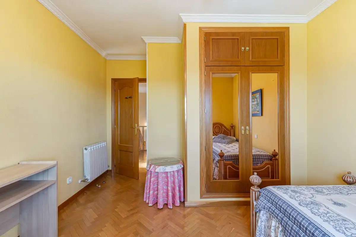 Casa adosada en venda a Av. Dinamarca, Peñas Albas - Zulema